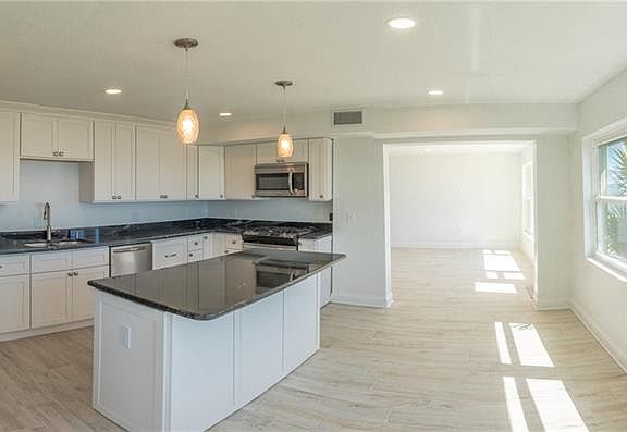 3rd image of 5980 Shore Blvd S APT 112