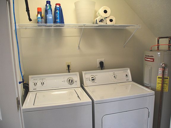 Washer/Dryer Included!