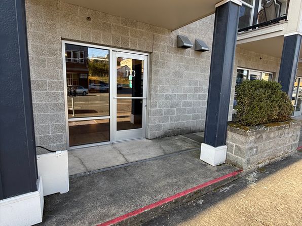 1031 N State St APT 110