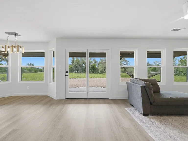 25429 Cove Dr — Photo 3