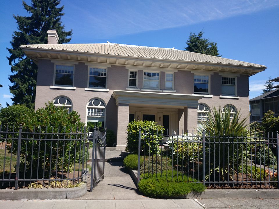 2nd image of 900 E Shelby St