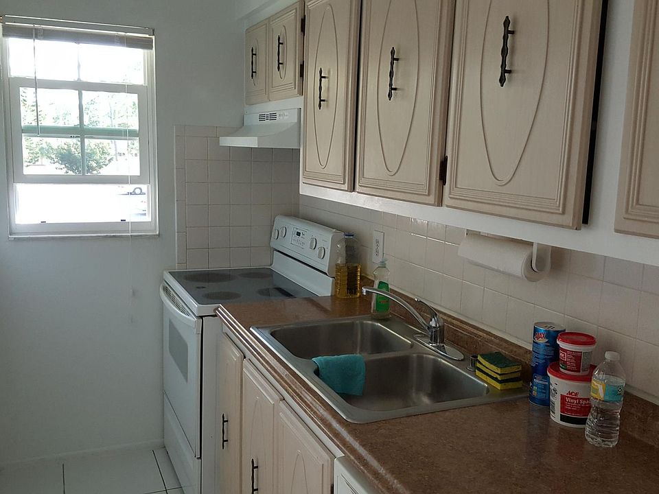 2nd image of 2421 8th St