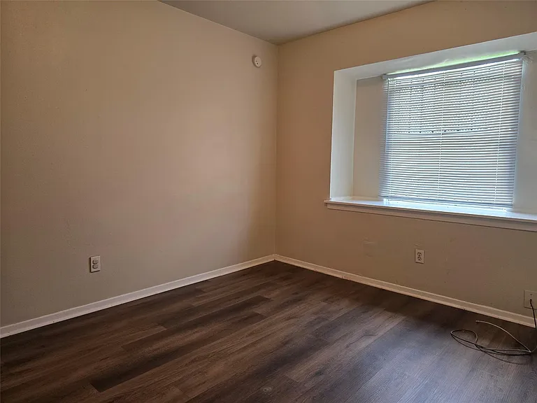 6415 Heath St — Photo 3