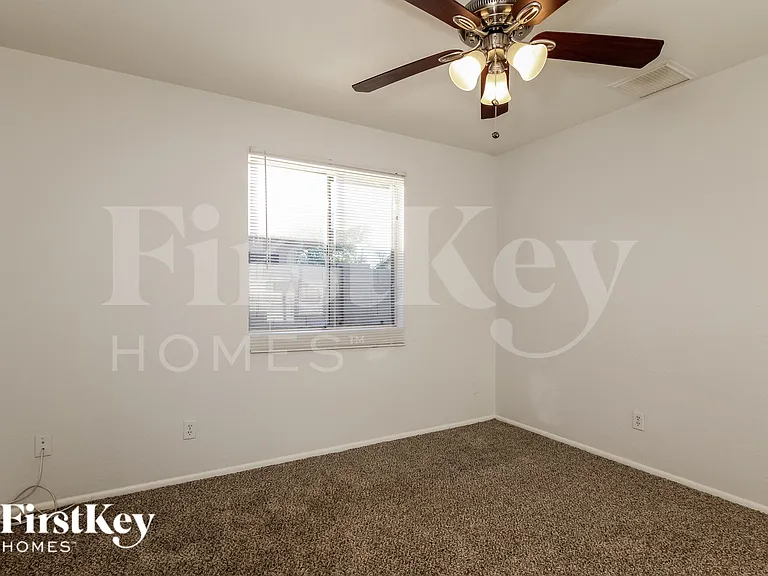1708 W Behrend Dr — Photo 15