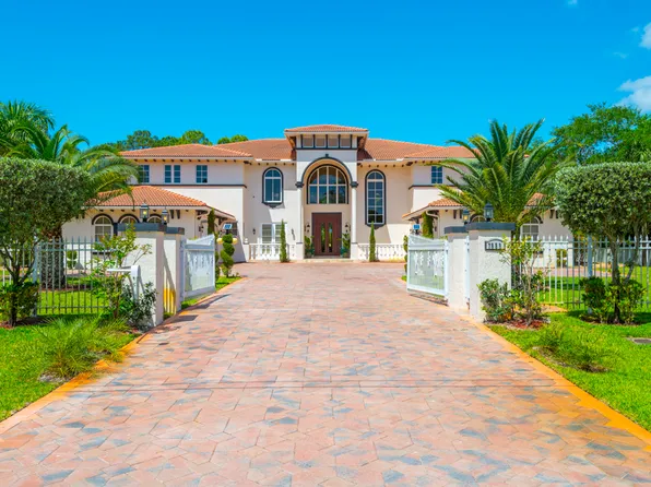 7555 NW 39th Ave, Coconut Creek, FL 33073