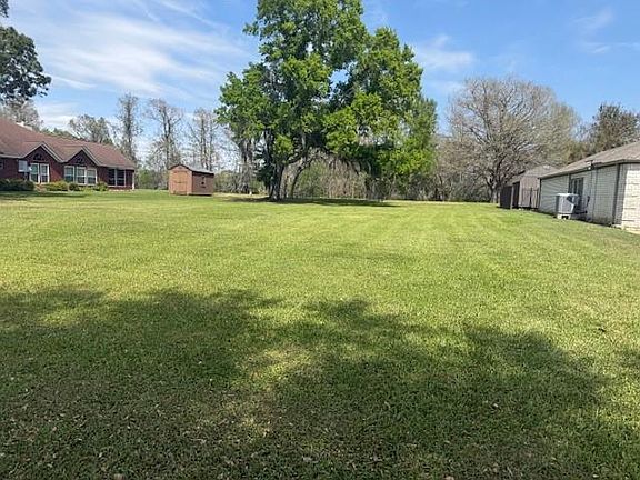 3rd image of 2225 Riverside Dr