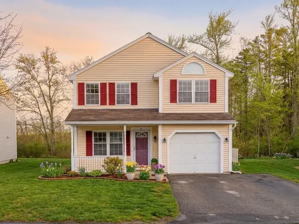 76 Juniper Ln #76, Tewksbury, MA 01876