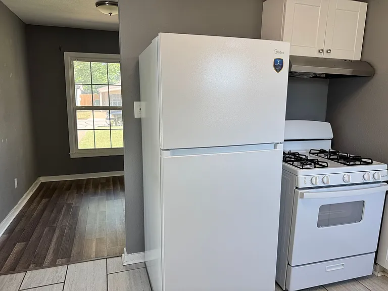 2949 Cunningham Dr — Photo 8