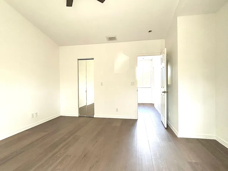 1007 Arezzo Cir — Photo 8