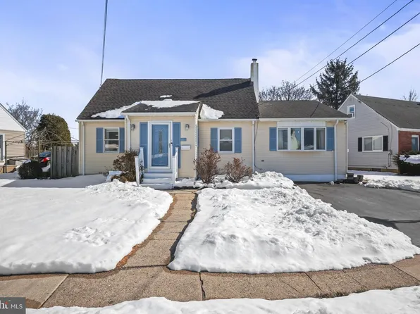 17 Maguire Rd, Hamilton, NJ 08690