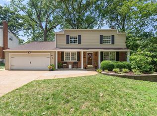 57 Heatherbrook Ln, Saint Louis, MO 63122