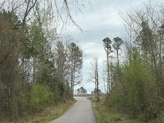 4th image of 2449 Henderson Rd