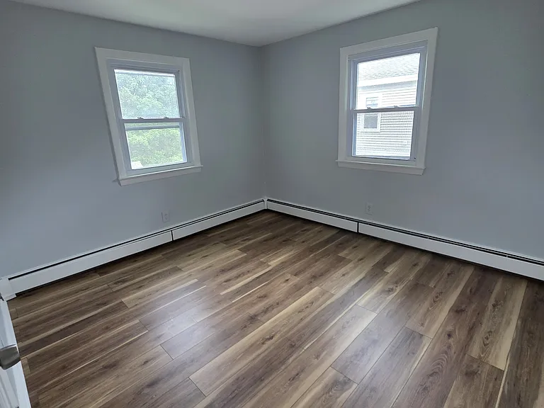 122 Beacon St — Photo 6