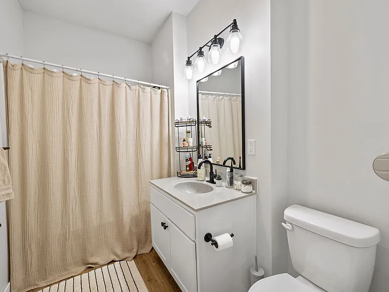 3216-3218 Gerig — Photo 11