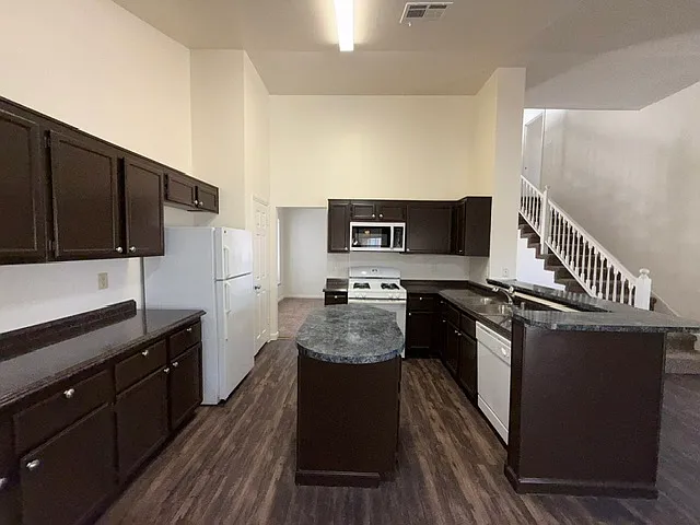 2998 Kennewick Dr — Photo 9