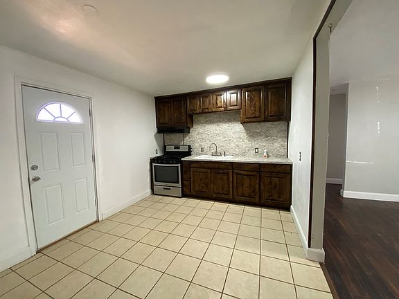 4th image of 602 W 31st St