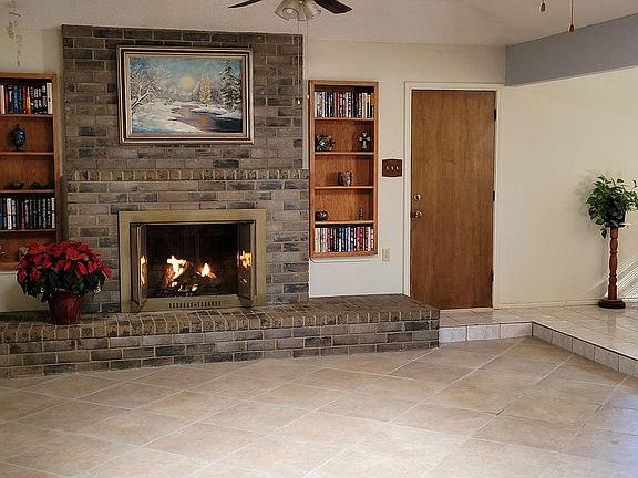 3rd image of 1600 Alcove Ct