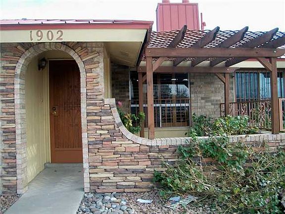 2nd image of 1902 Estrada Dr