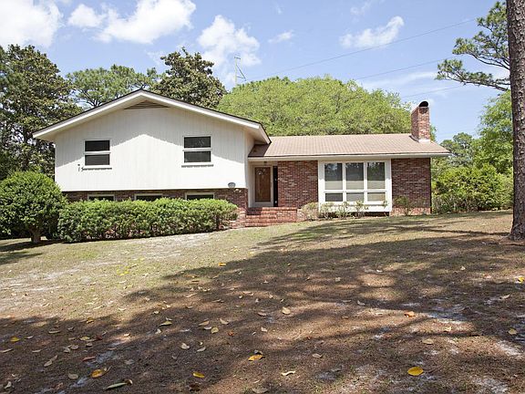 2nd image of 409 Robert E Lee Dr