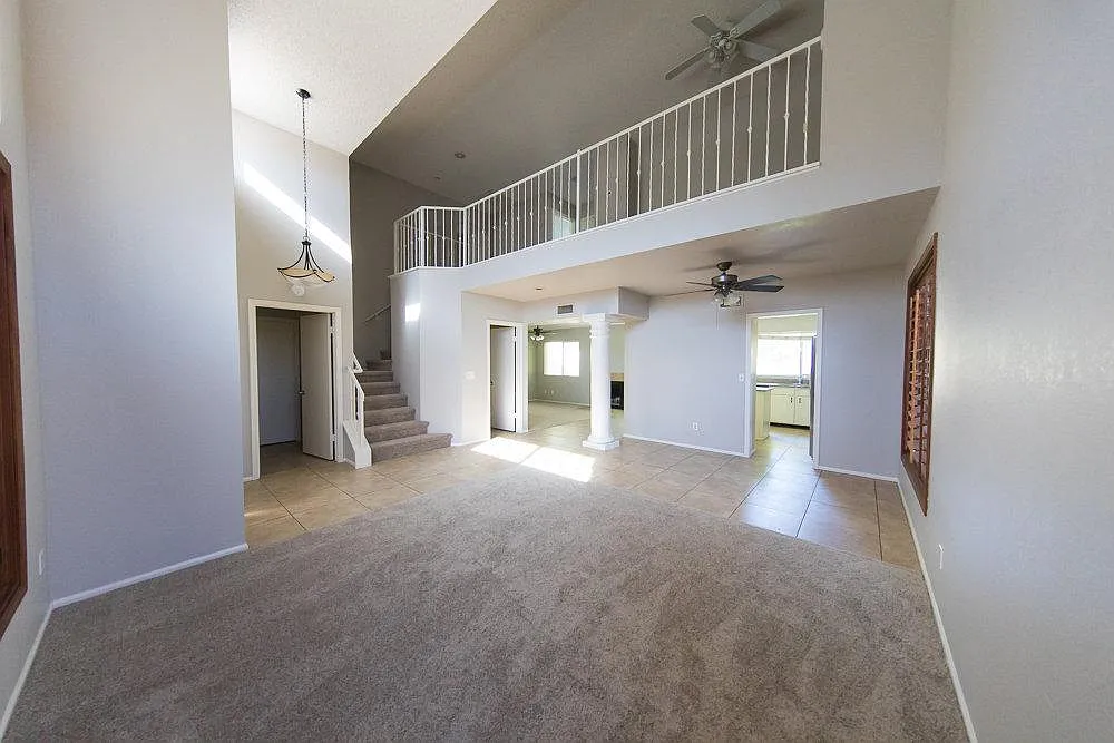 2560 N Lindsay Road — Photo 3