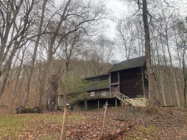 248 Twin Oaks Dr, Pikeville, KY 41501