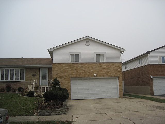 1st image of 909 Sherman St