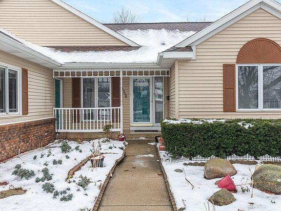 3rd image of 4206 Little Star Ct SW