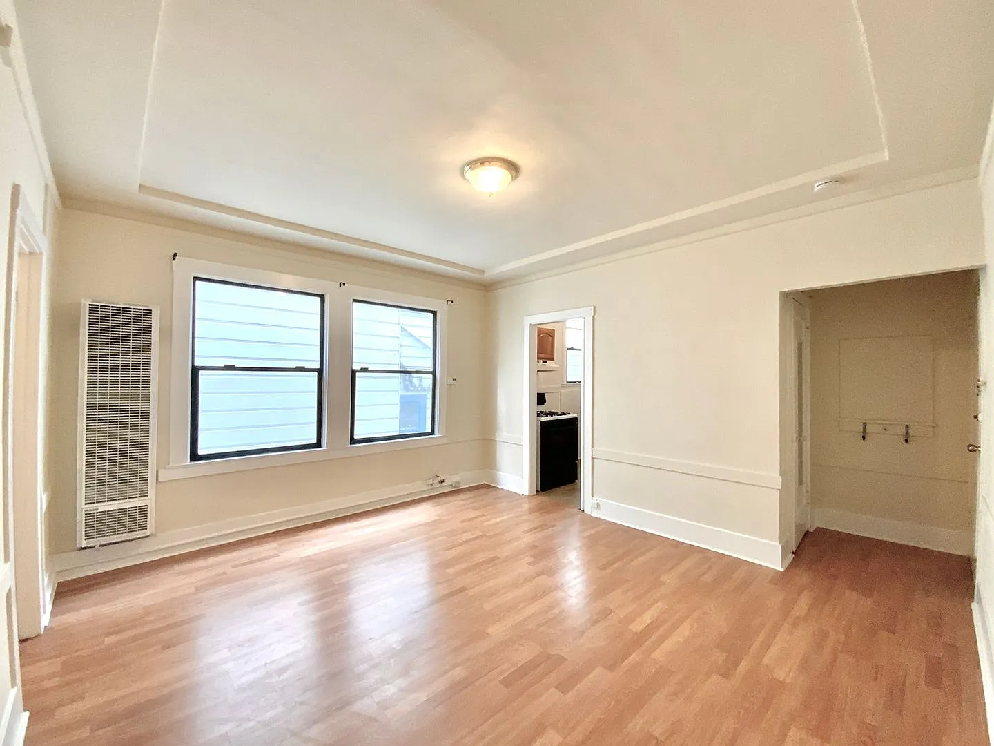 Large Closets In Russian Hill. Parking Available! Hardwood! — Photo 3