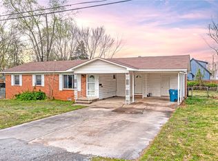 810 W Carson St, Bentonville, AR 72712