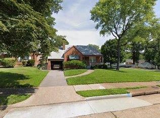 7601 Hawthorne Pl, Saint Louis, MO 63130