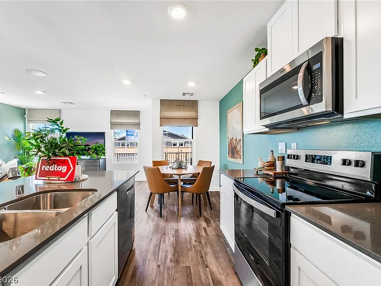 914 Rosy Starling St — Photo 15
