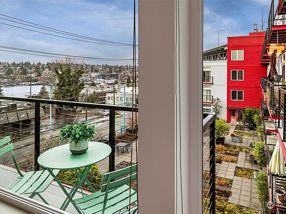 3rd image of 2960 Eastlake Avenue E #312