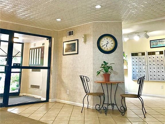 4th image of 11720 Edgewater Dr APT 419