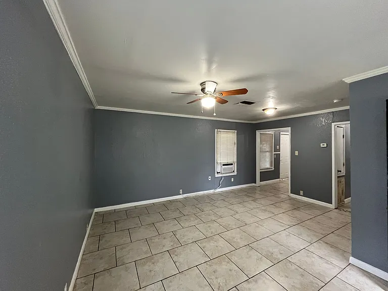 4961 Monitor St — Photo 3