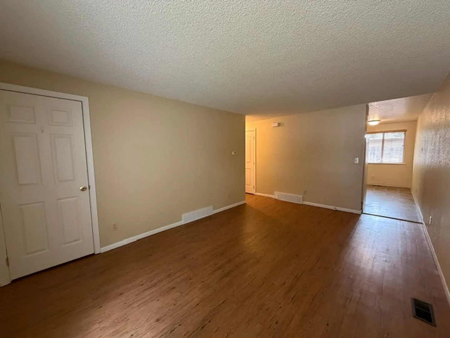 2 Bedroom, 1 Bathroom Duplex in SE Boise — Photo 2