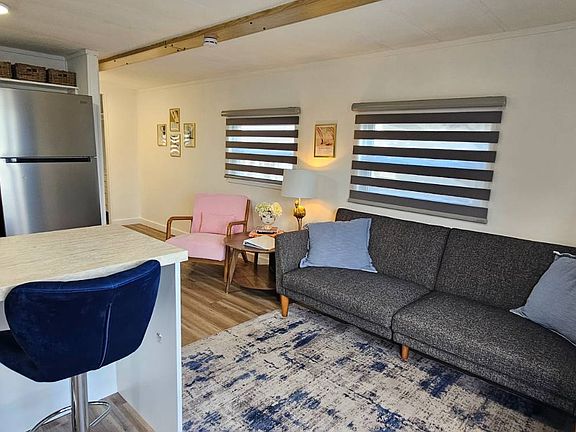 4th image of 11207 M St