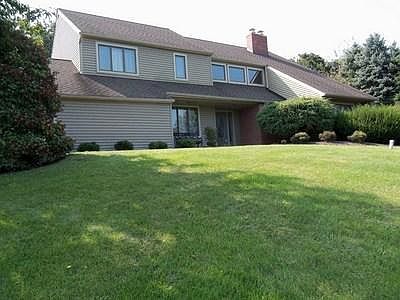 2nd image of 9736 Newtown Rd