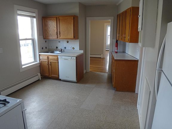 3rd image of 25 Elmer St #12