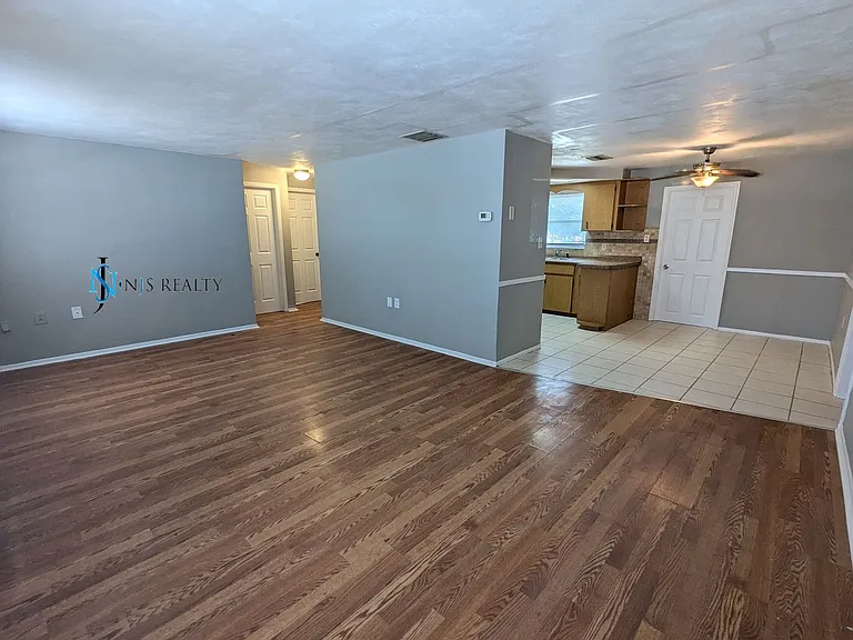 3544 Harvard Dr — Photo 4
