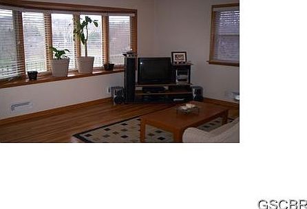 3rd image of 2601 Memorial Dr