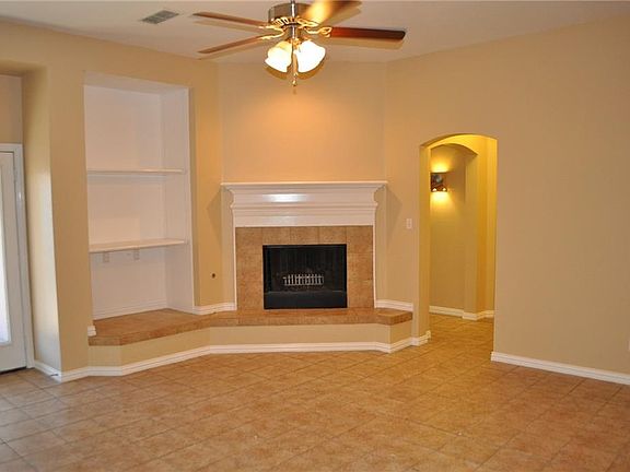 5th image of 710 Creek Walk Pl