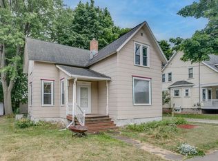 515 1st St, Menasha, WI 54952