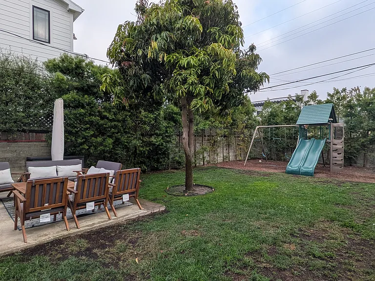 3041 Greenfield Ave — Photo 14