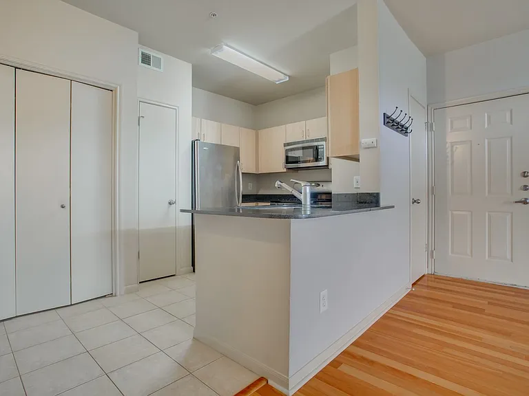 2209 Hancock Dr #27 — Photo 13