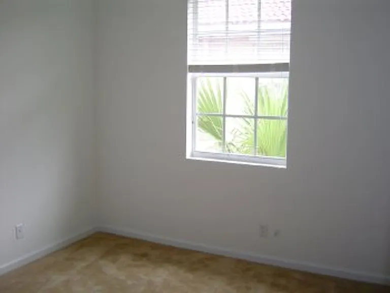 4809 N Wickham Cir #B — Photo 2