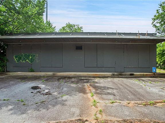 2nd image of 638 Dill Ave SW