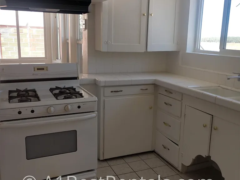 5349 Yosemite Blvd — Photo 5