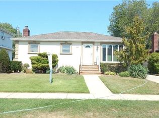 2667 Adler Rd, Bellmore, NY 11710