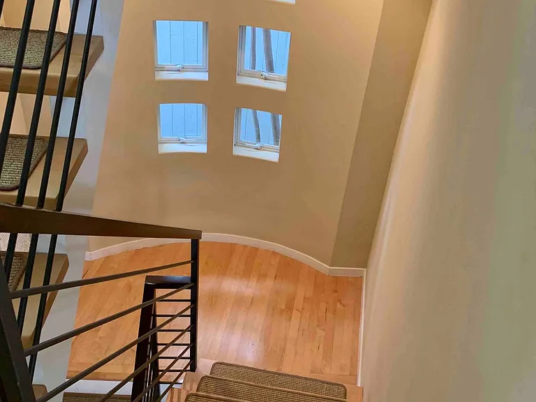 225 Homer St — Photo 32