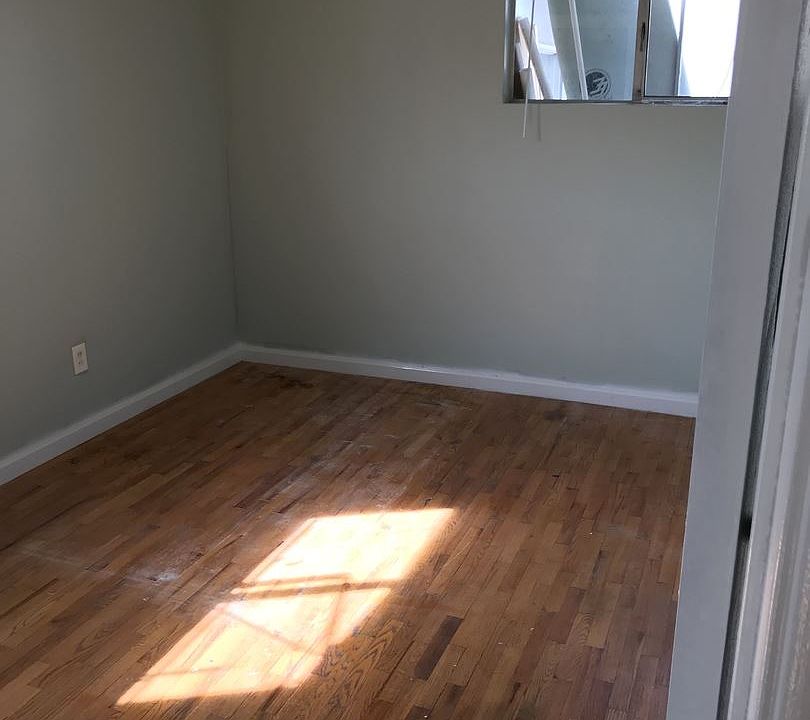 2nd image of 4382 39th St
